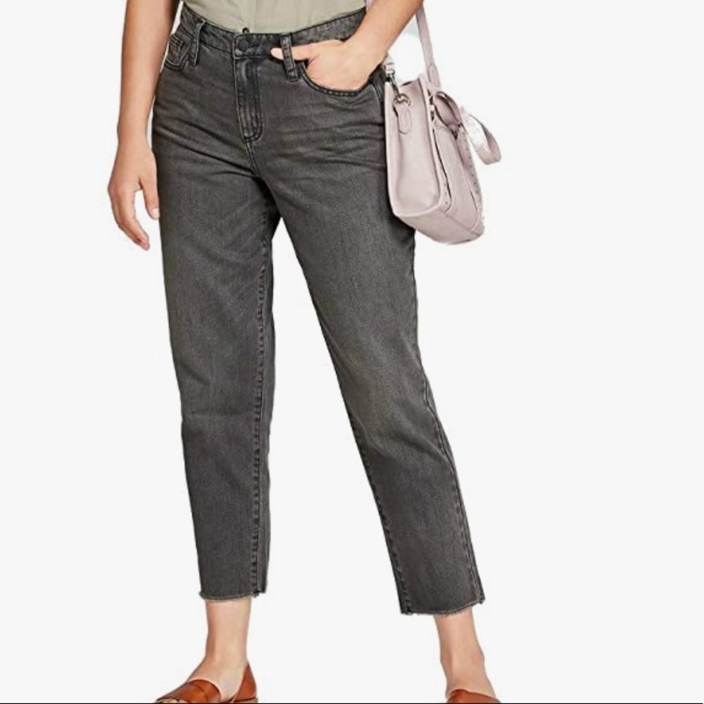 NWT-UNIVERSAL THREAD high rise straight leg jeans